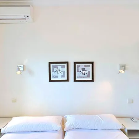 Skol 536 - Great One Bed With Wonderful Sea View.